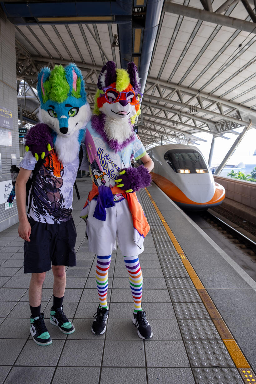 Guguke and I wait for the train after Infurnity
